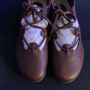 Chic Brown Leather Flats for Women